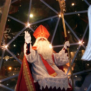 saint Nicolas sur son char