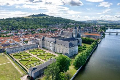 vue aérienne de l'abbaye des prémontrés de Pont-à-Mousson