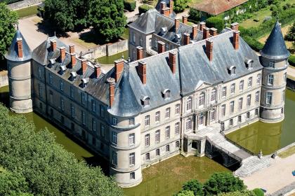 vue aérienne du Chateau de Haroué