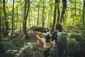 Famille dans le Bois le Prêtre de Montauville