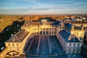 Le château de Lunéville au coucher de soleil vu d'en haut
